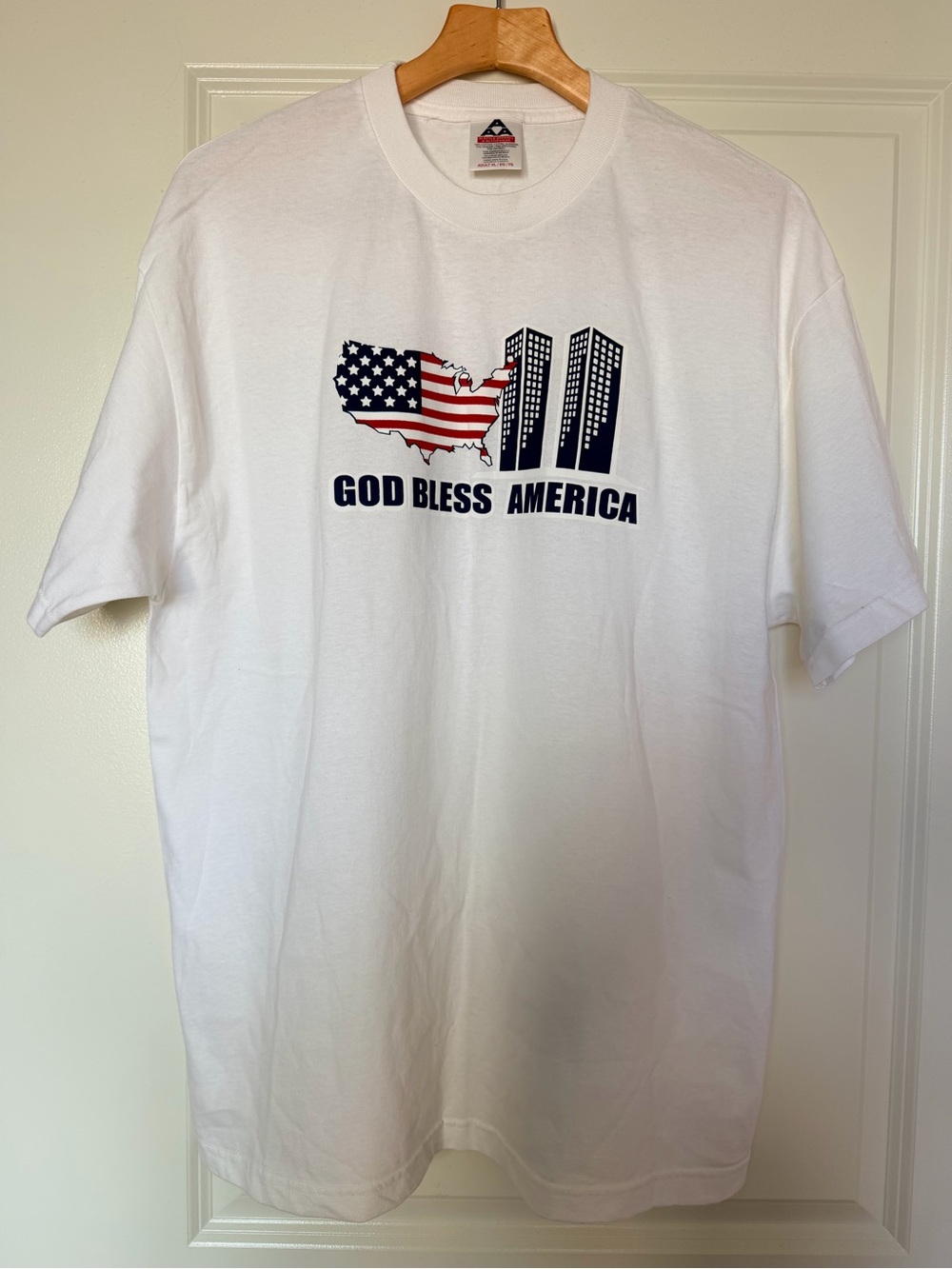 NWOT VTG Alstyle God Bless America 9/11 Twin Towers Graphic Tee White XL